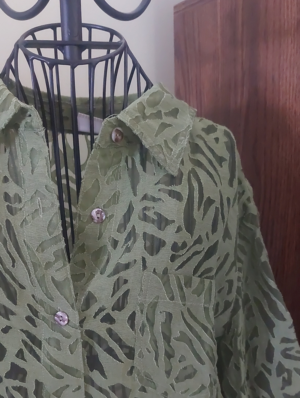 White Stag Olive Green Cutout Pattern Button-Down Shirt